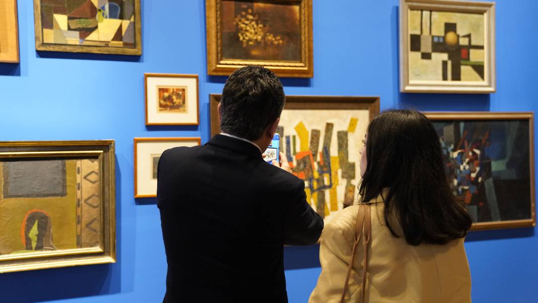 "Yüzlerin ressamı" Nuri İyem, Casa Botter’de 22